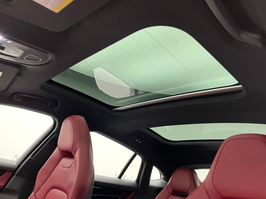 Thumbnail: 2026 Porsche Panamera - 22