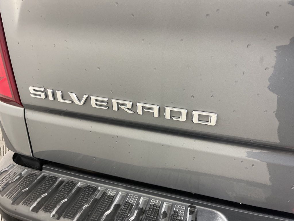 Thumbnail: 2021 Chevrolet Silverado 1500 - 17