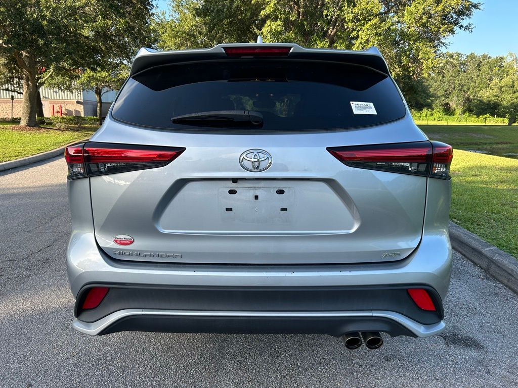 Thumbnail: 2023 Toyota Highlander - 4