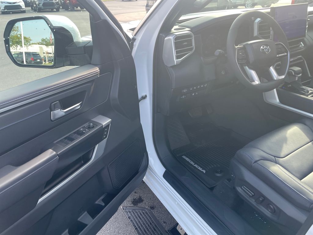 2025 Toyota Sequoia Platinum photo 34