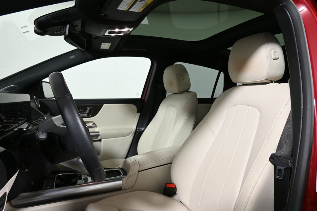 Thumbnail: 2025 Mercedes-Benz GLA - 15