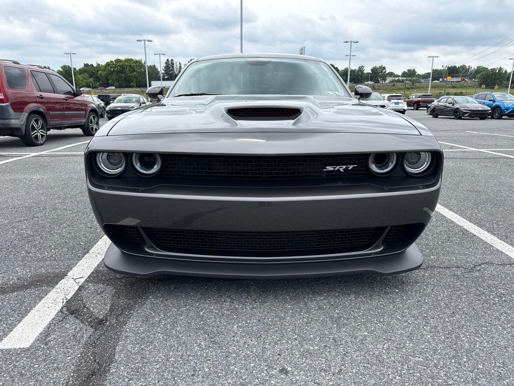 2016 Dodge Challenger — photo 2