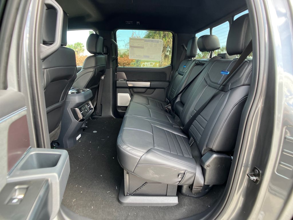 New 2026 Gray Ford Platinum image 31