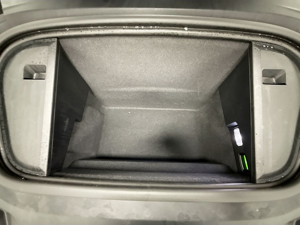 Thumbnail: 2025 Porsche Taycan - 29