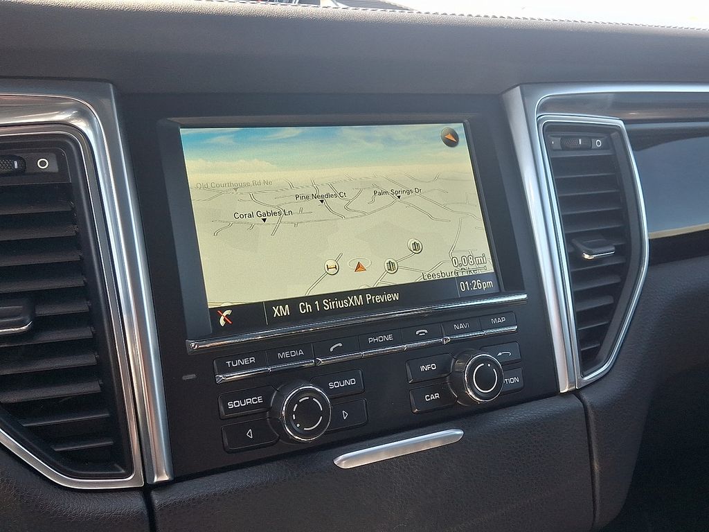 2015 Porsche Macan Turbo 21
