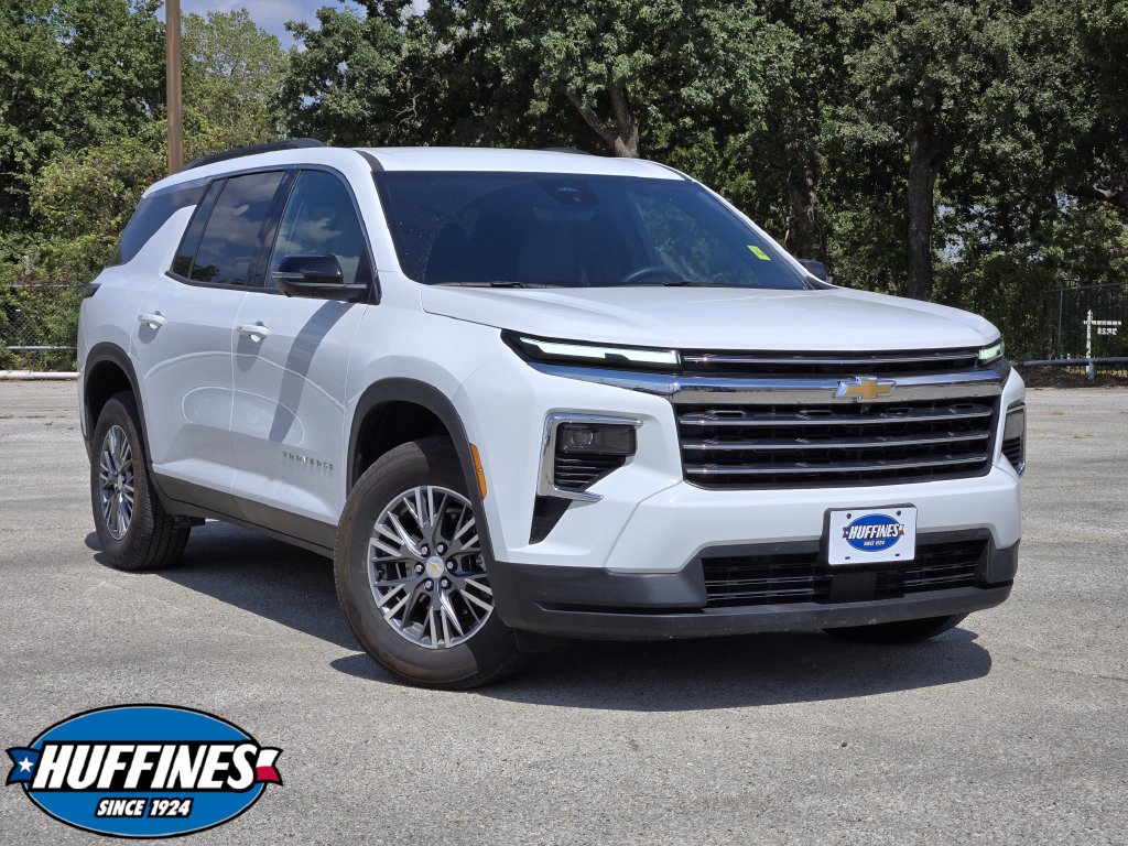 Summit White 2026 Chevrolet Traverse SUV / Crossover Front-Wheel Drive 8-Speed Automatic