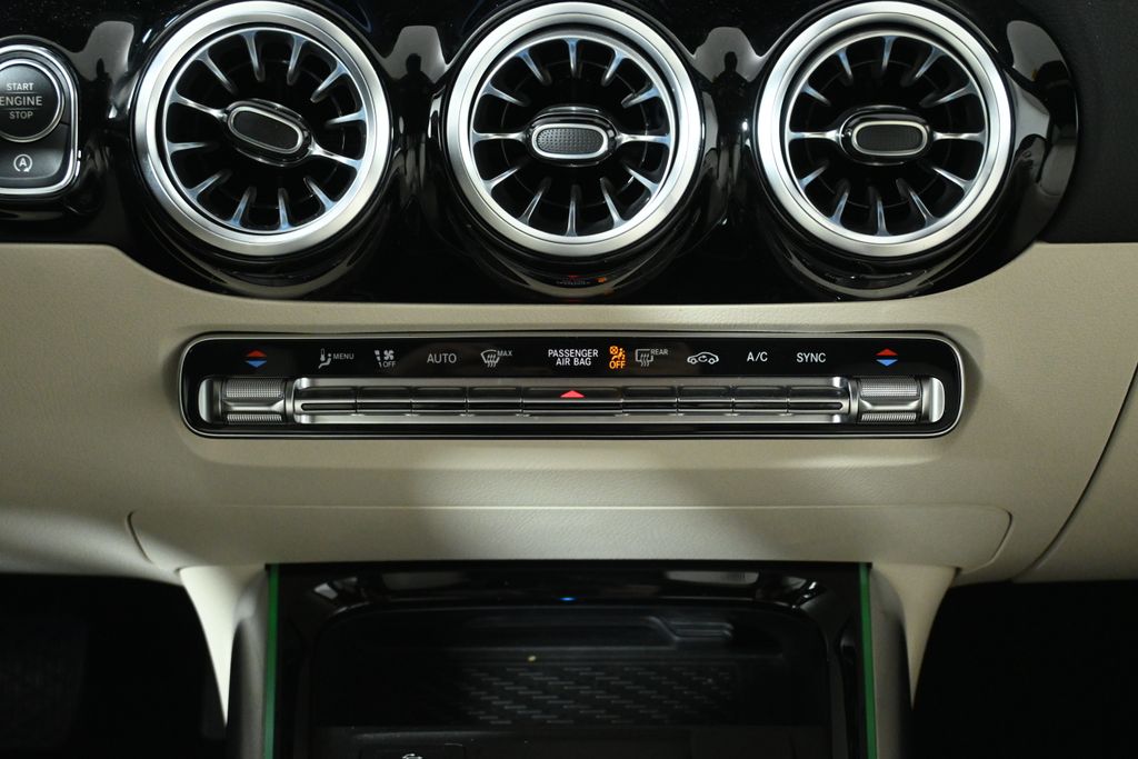 2025 Mercedes-Benz GLA 250 4MATIC 23