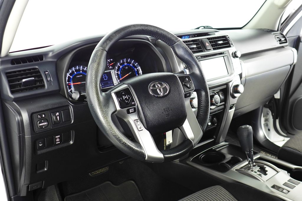 Thumbnail: 2015 Toyota 4Runner - 30