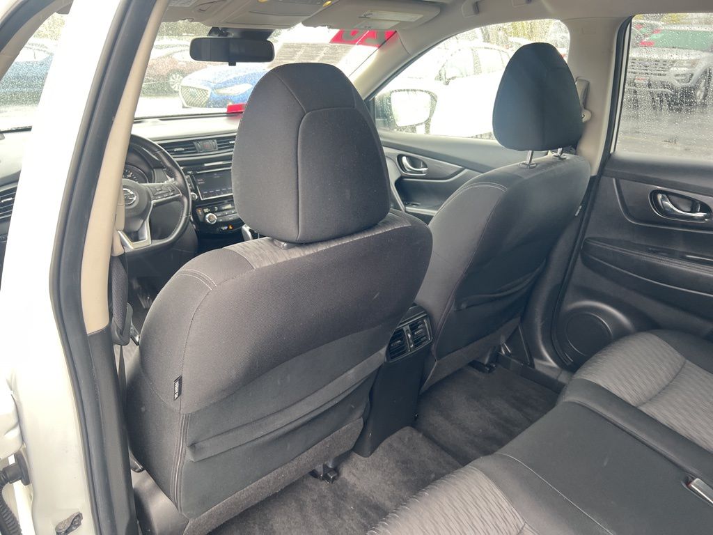 2020 Nissan Rogue SV photo