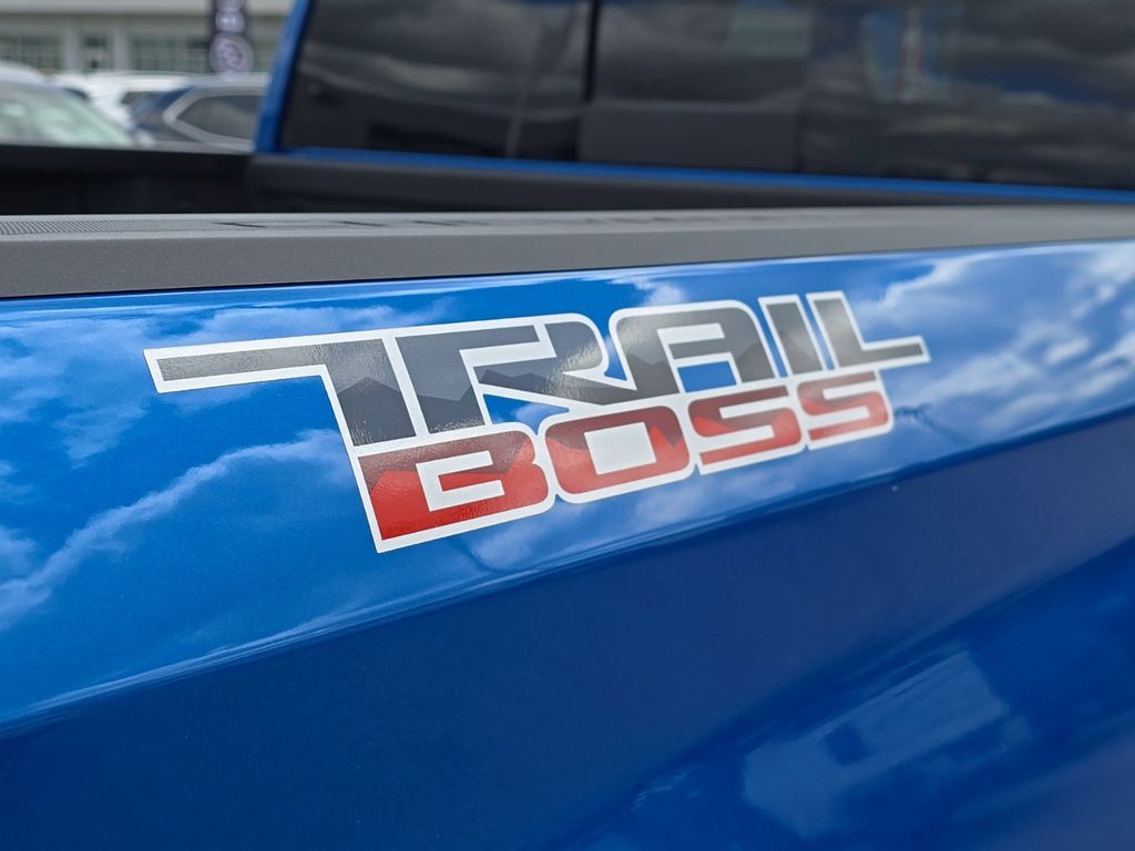 2024 Chevrolet Silverado 1500 LT Trail Boss 8