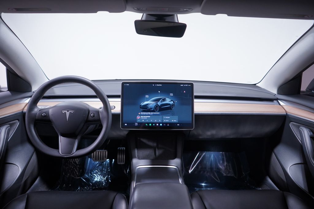 Thumbnail: 2023 Tesla Model 3 - 10