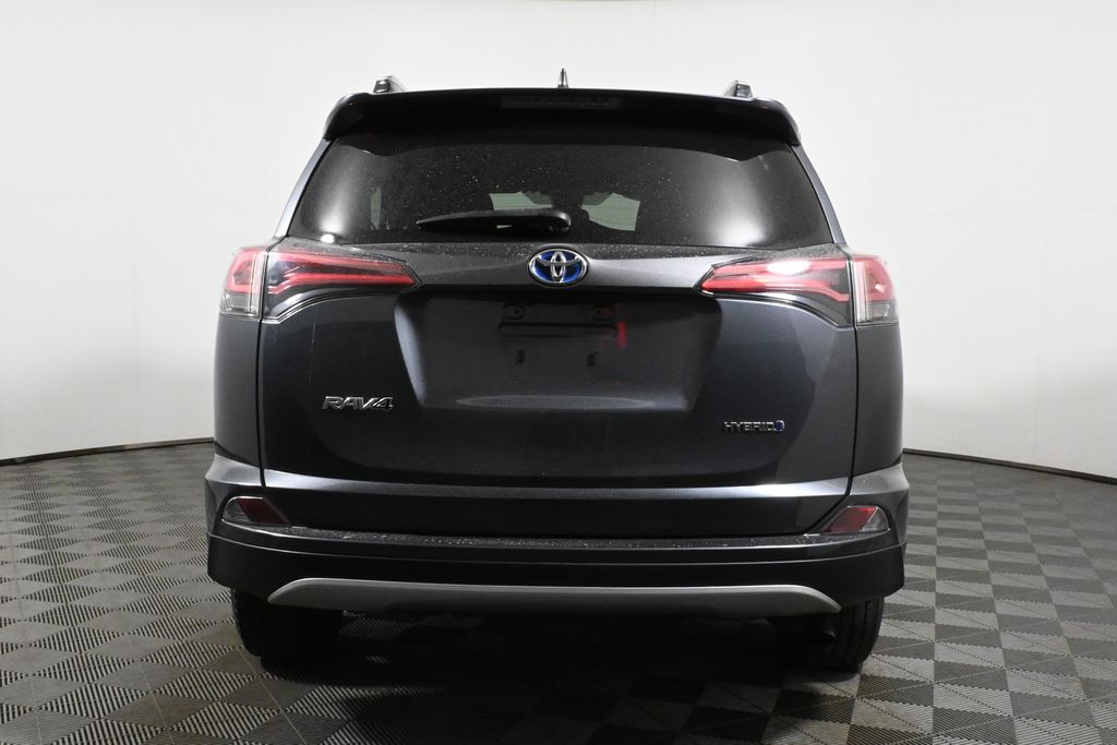 2018 Toyota RAV4 LE 7