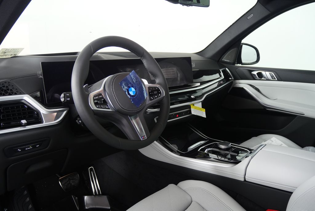 Thumbnail: 2026 BMW X5 - 13