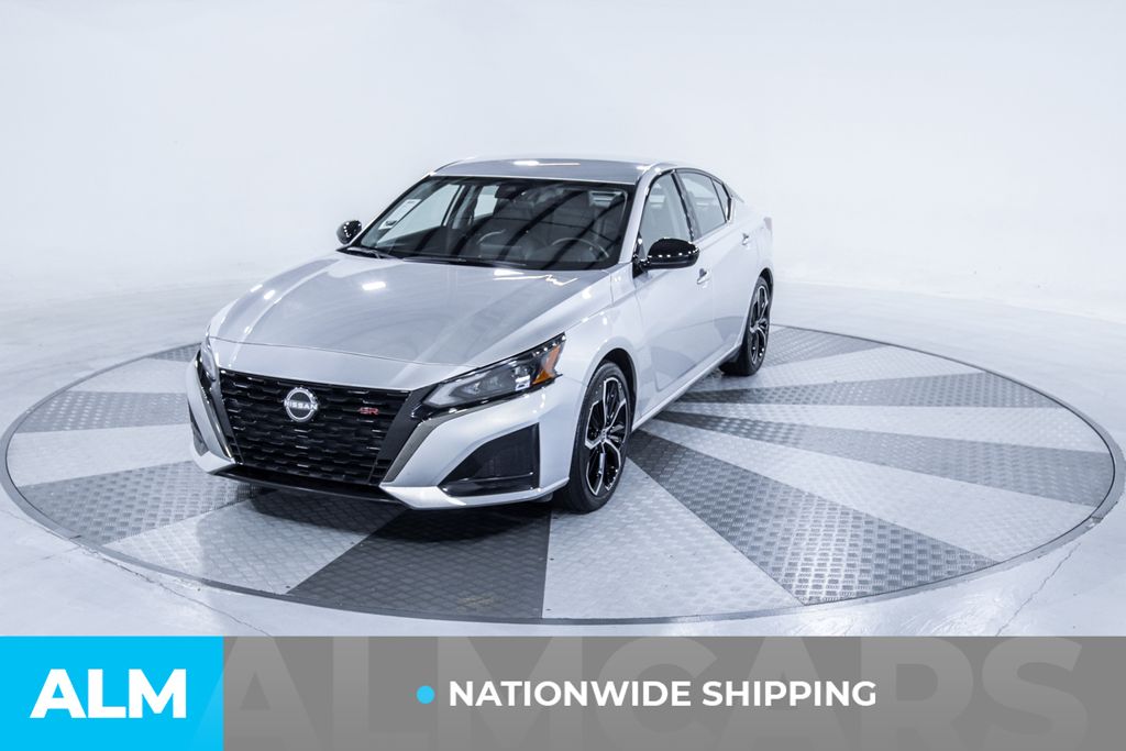 Used 2025 Silver Nissan 2.5 SR image 2