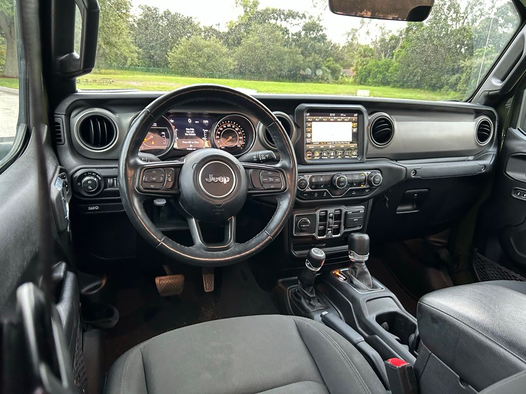 Thumbnail: 2021 Jeep Gladiator - 12