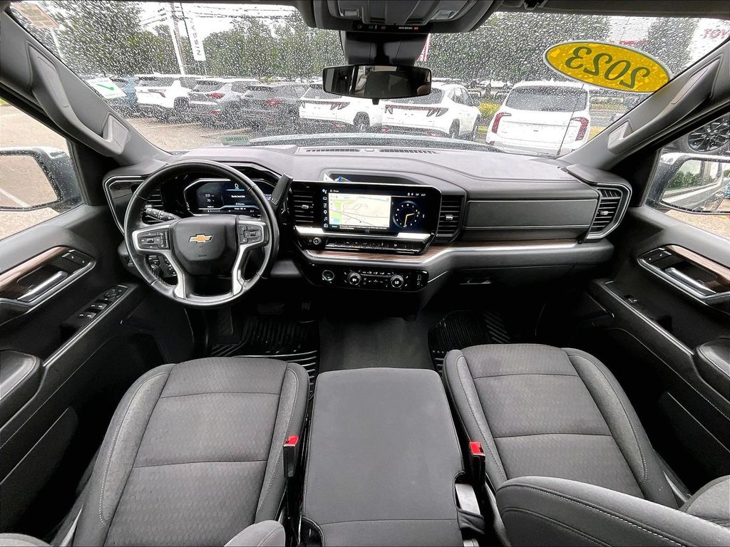 2023 Chevrolet Silverado 1500 — photo 21