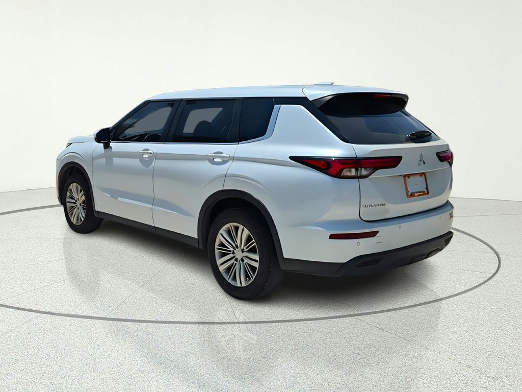 2023 Mitsubishi Outlander ES White at North Houston Mitsubishi