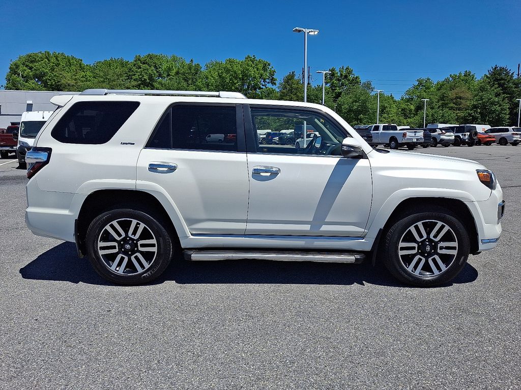 2018 Toyota 4Runner — photo 8