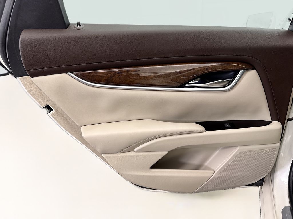 Thumbnail: 2013 Cadillac XTS - 25