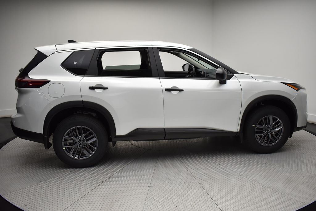 2025 Nissan Rogue S 4