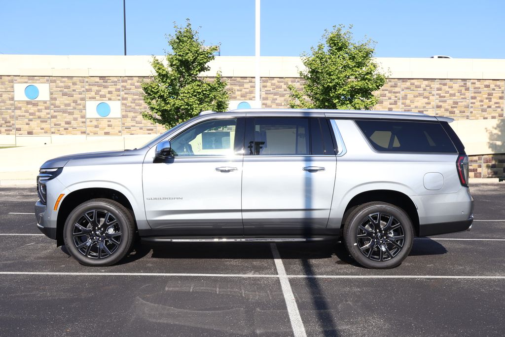 Thumbnail: 2025 Chevrolet Suburban - 4