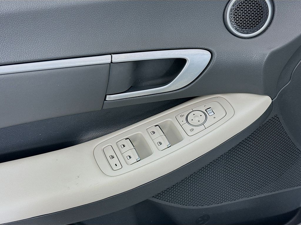 Thumbnail: 2024 Hyundai Sonata - 17