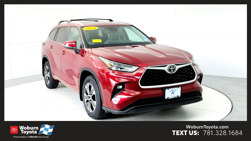 Pearl 2024 Toyota Highlander SUV / Crossover All-Wheel Drive 8-Speed Automatic