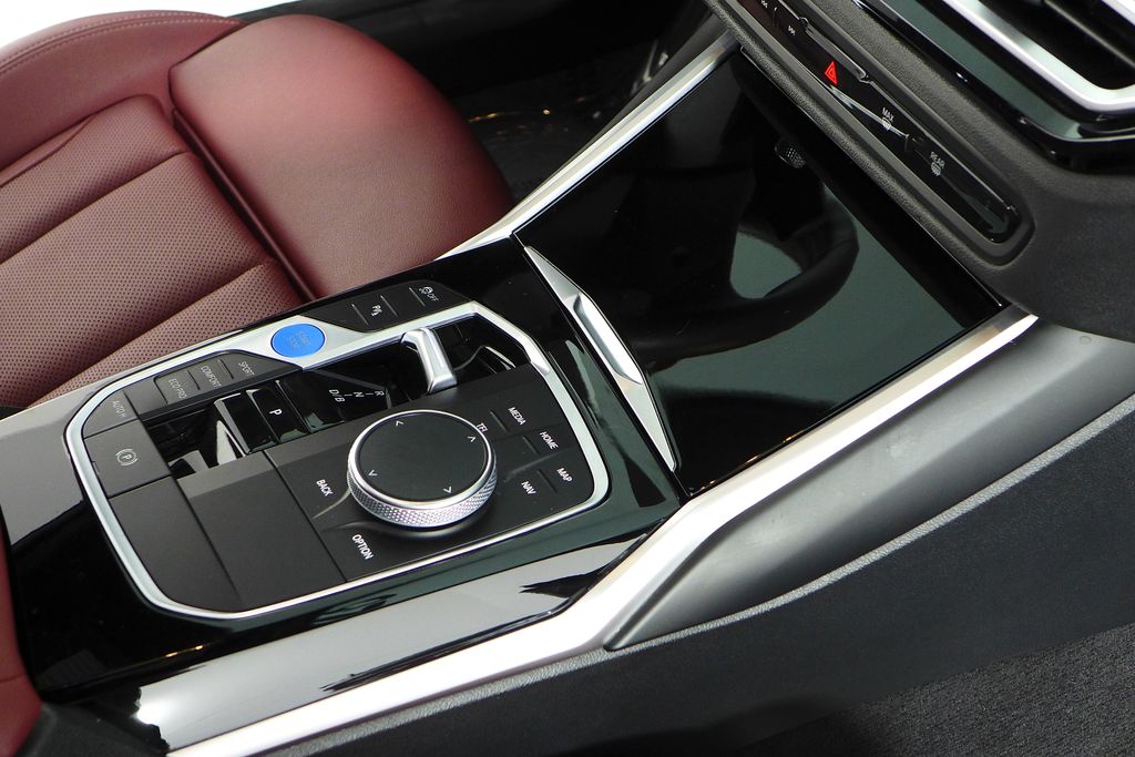 Thumbnail: 2023 BMW i4 - 15