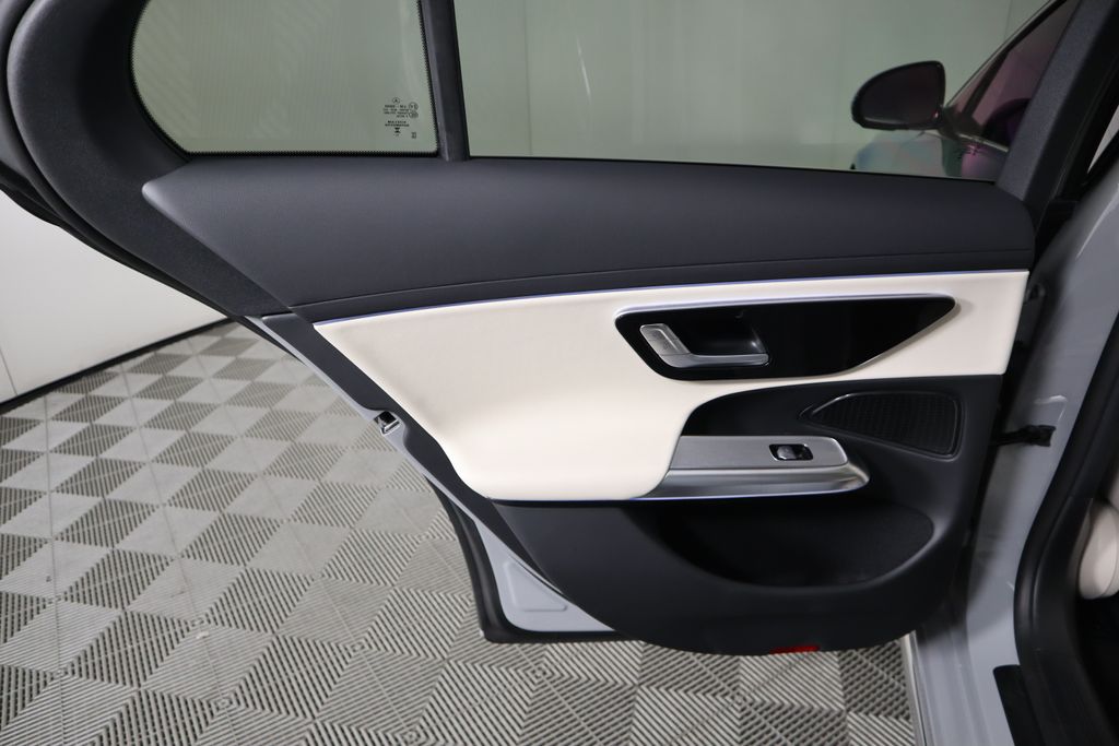 2025 Mercedes-Benz E-Class E 350 28