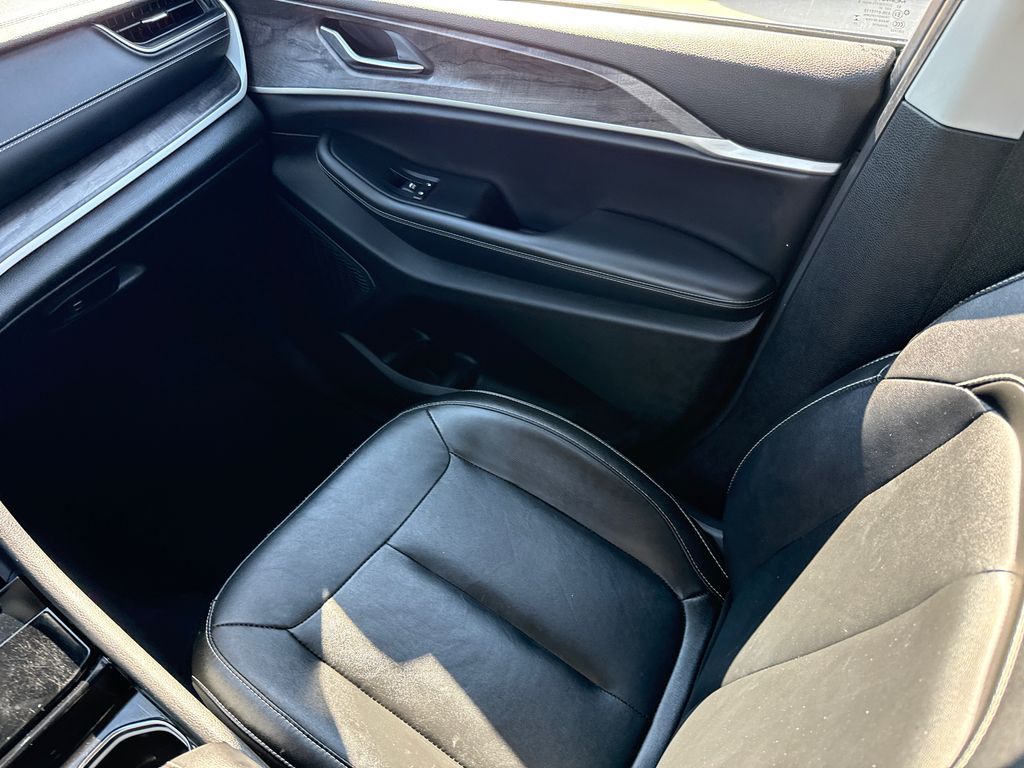 Used 2023 Jeep Grand Cherokee L SUV