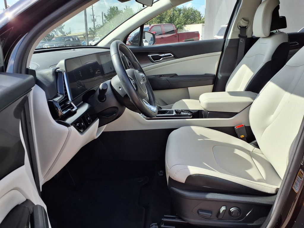 2025 Kia Sportage EX - 9