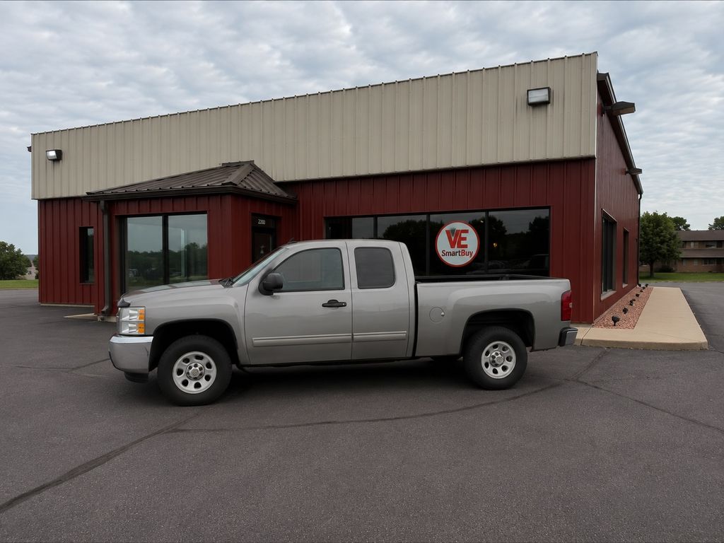 Light Pewter Metallic 2003 Chevrolet Silverado 1500 Pickup Truck Four-Wheel Drive 4-Speed Automatic Overdrive