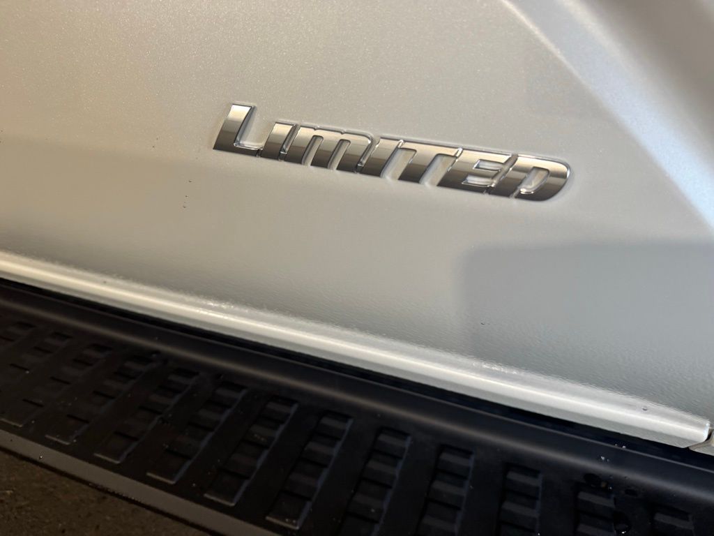 Thumbnail: 2025 Toyota 4Runner - 9