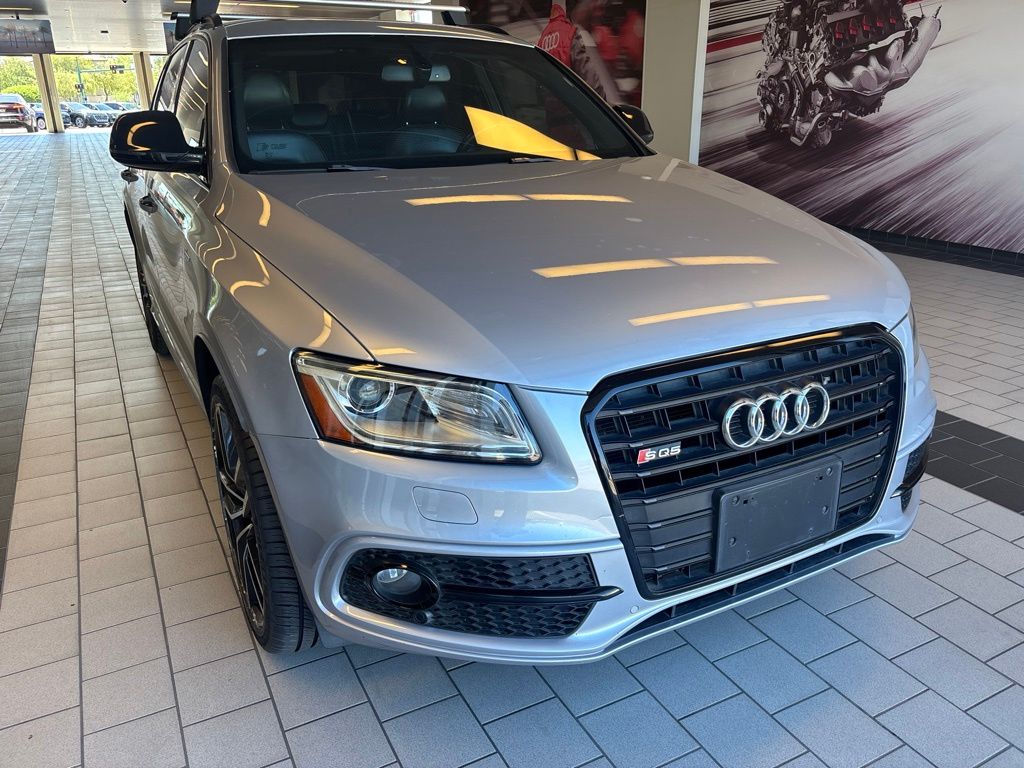 Thumbnail: 2017 Audi SQ5 - 3