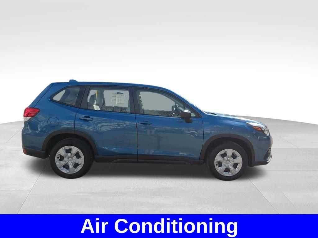 View vehicle photo 7