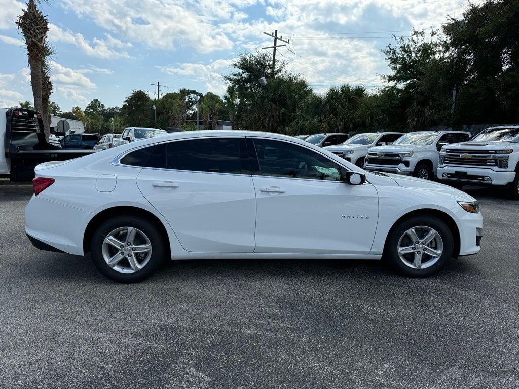 2025 Chevrolet Malibu LS 8