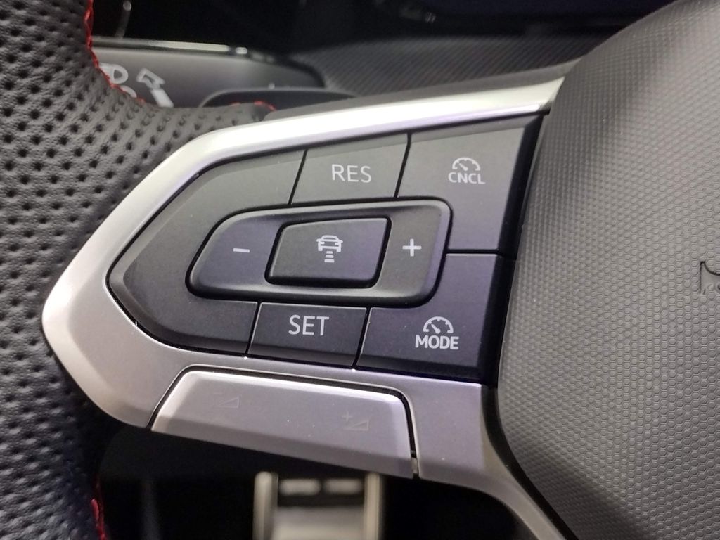 2025 Volkswagen Golf GTI 2.0T SE