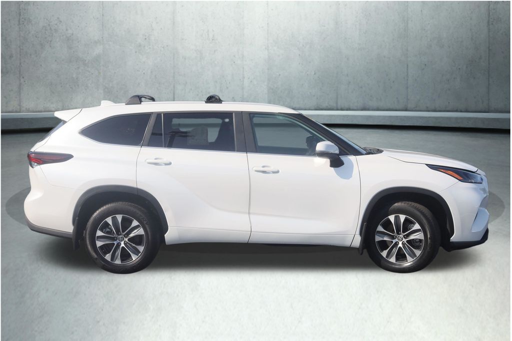 Used 2025 Toyota Highlander SUV