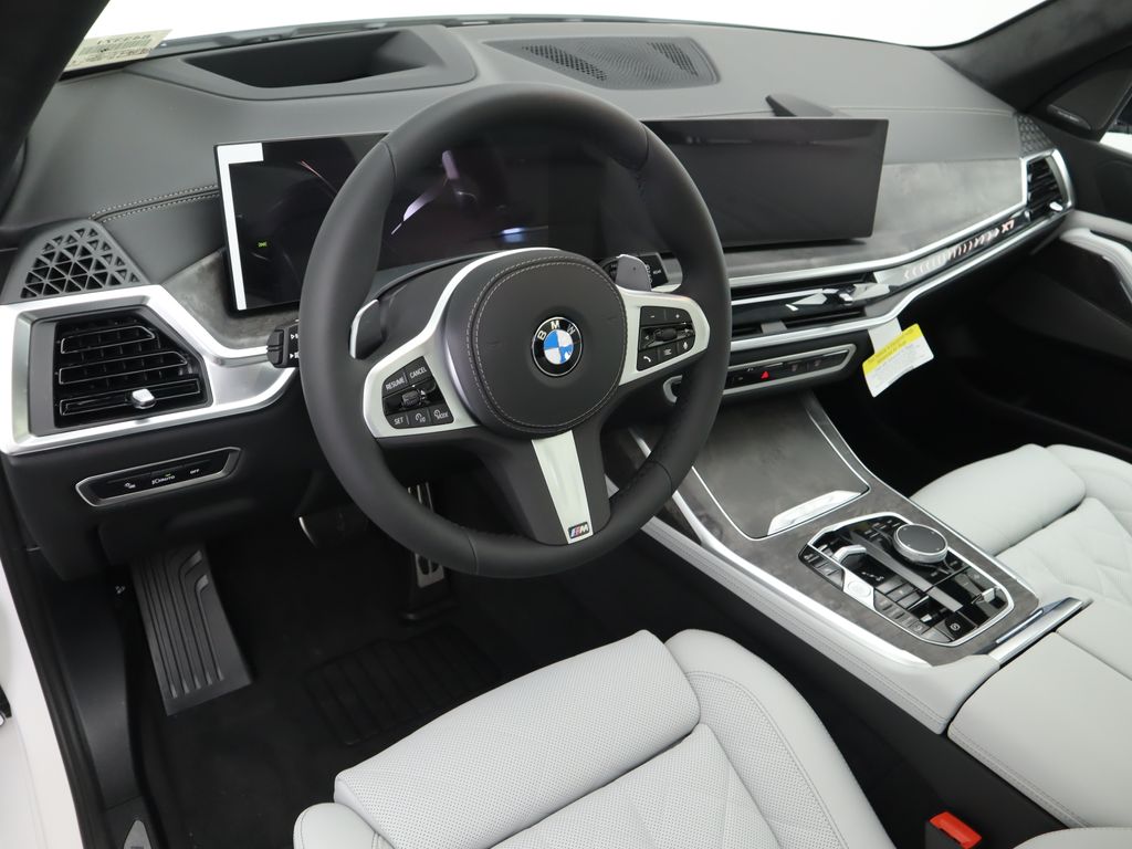 Thumbnail: 2026 BMW X7 - 9