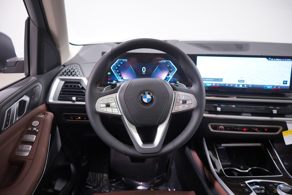 2025 BMW X7 xDrive40i 11