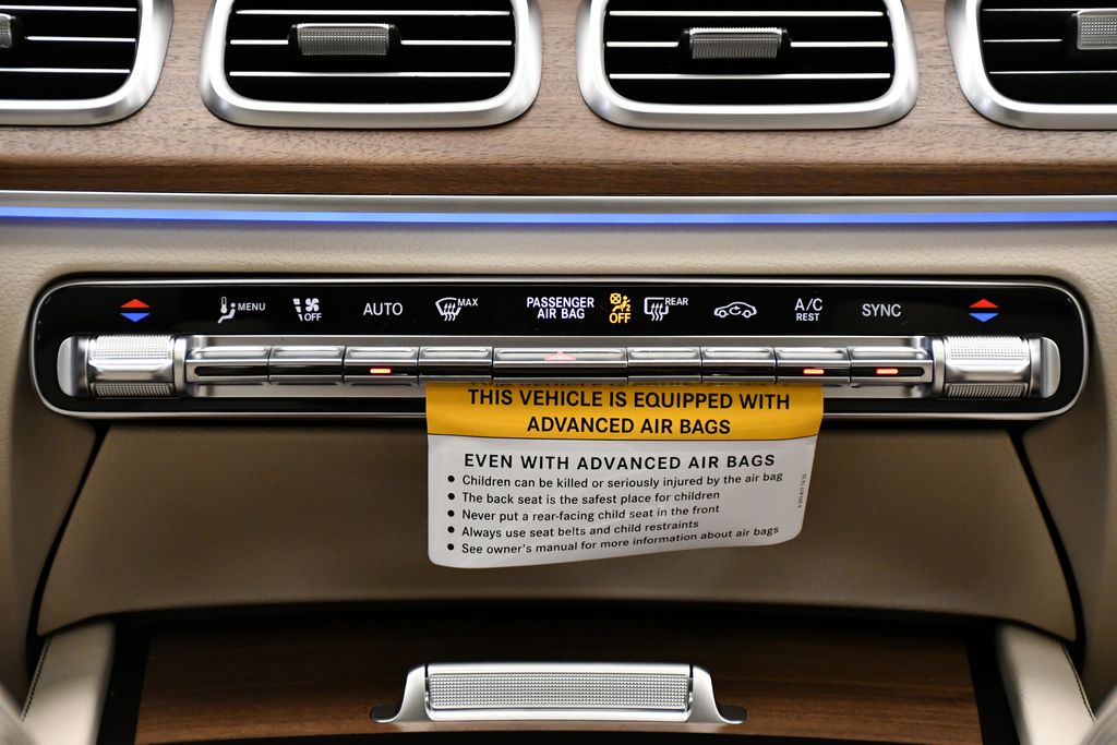 Thumbnail: 2026 Mercedes-Benz GLE - 29