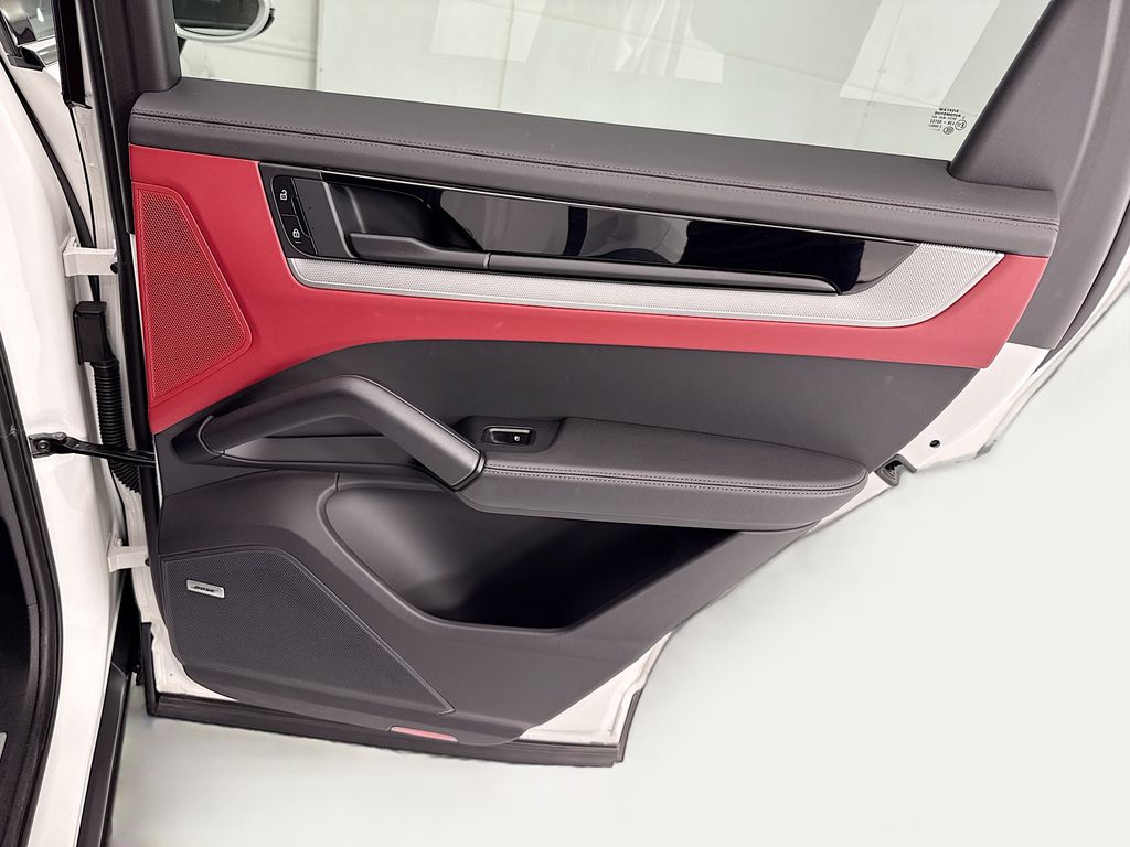 Thumbnail: 2024 Porsche Cayenne - 27