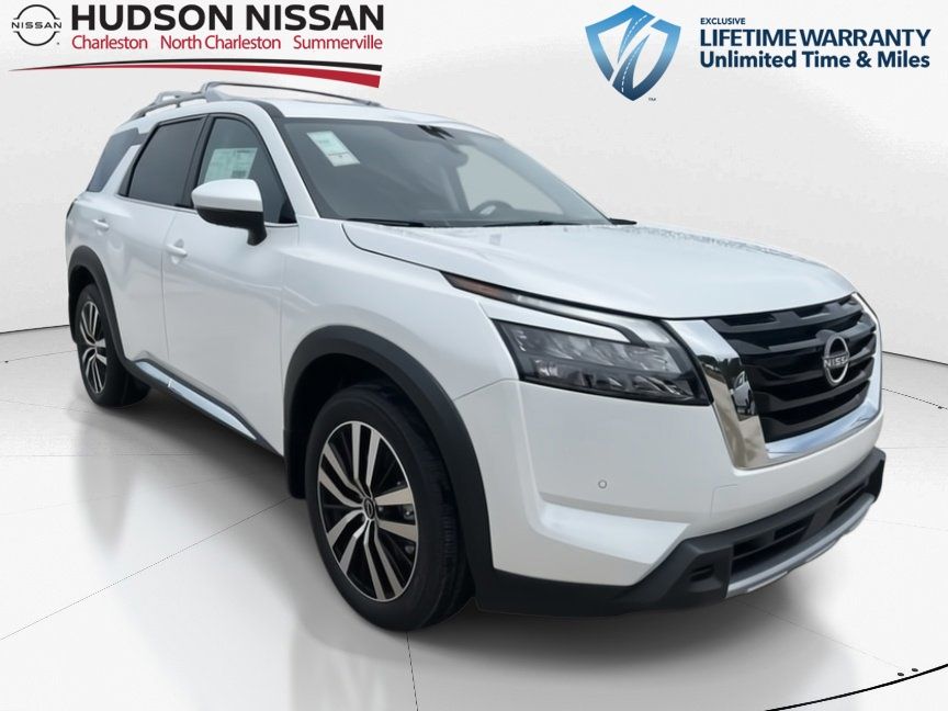 2025 Everest White Pearl Tricoat Nissan Pathfinder Platinum 4X4 SUV