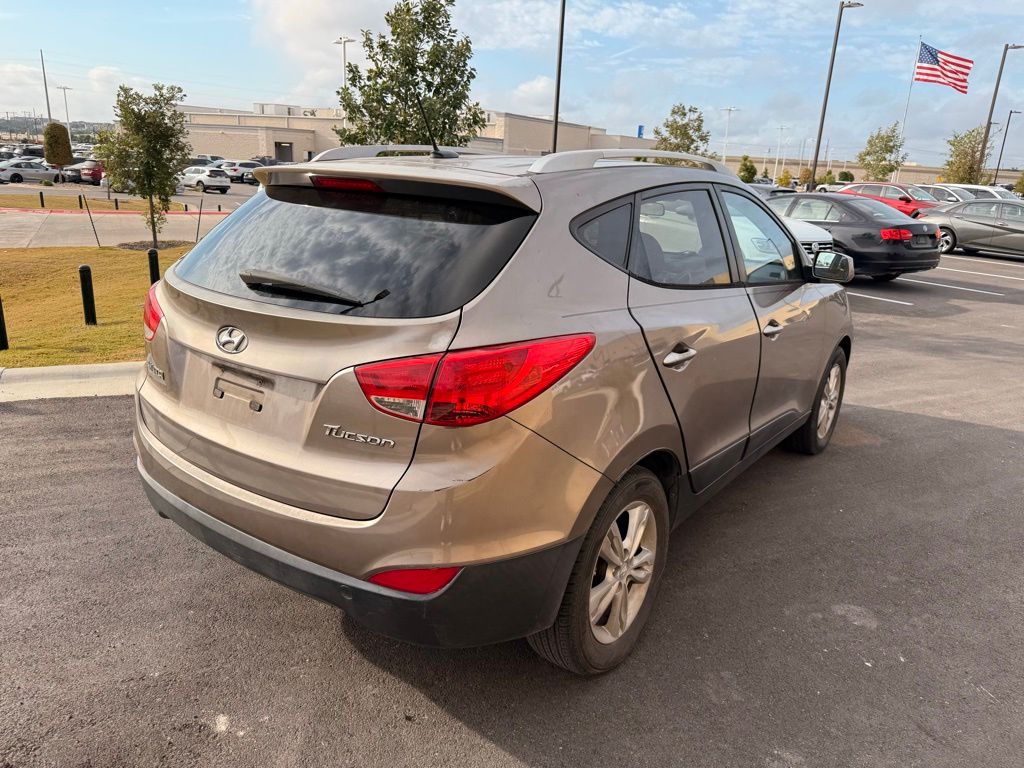 Thumbnail: 2010 Hyundai Tucson - 4