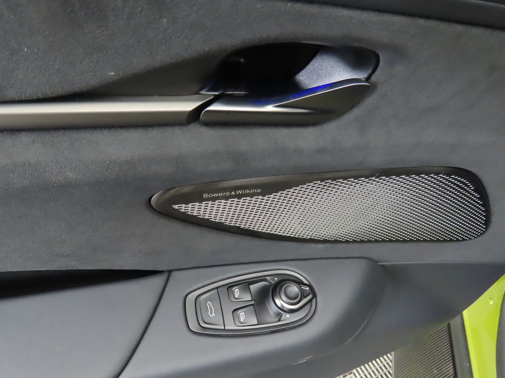 Thumbnail: 2025 Aston Martin Vantage - 20