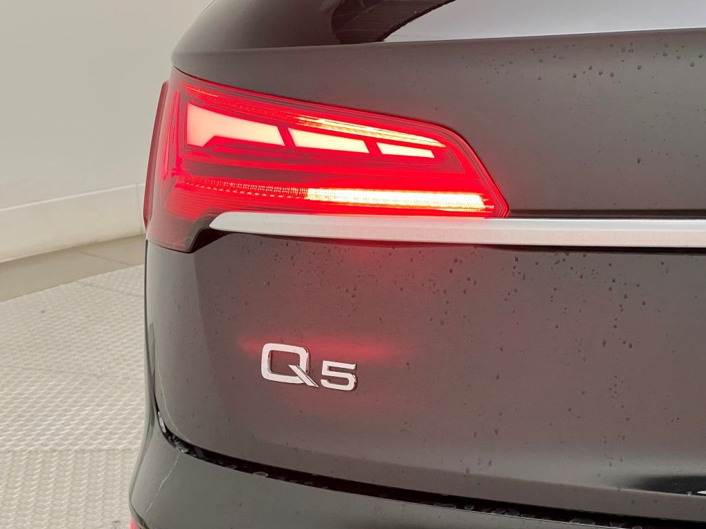 Thumbnail: 2023 Audi Q5 - 8
