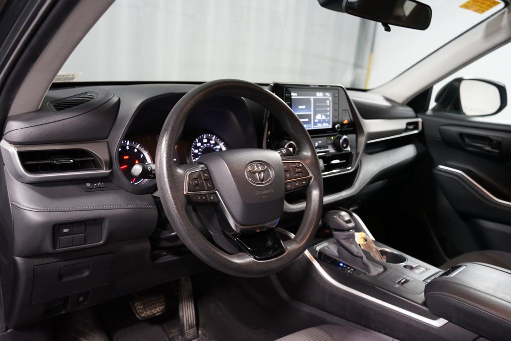 Thumbnail: 2020 Toyota Highlander - 7