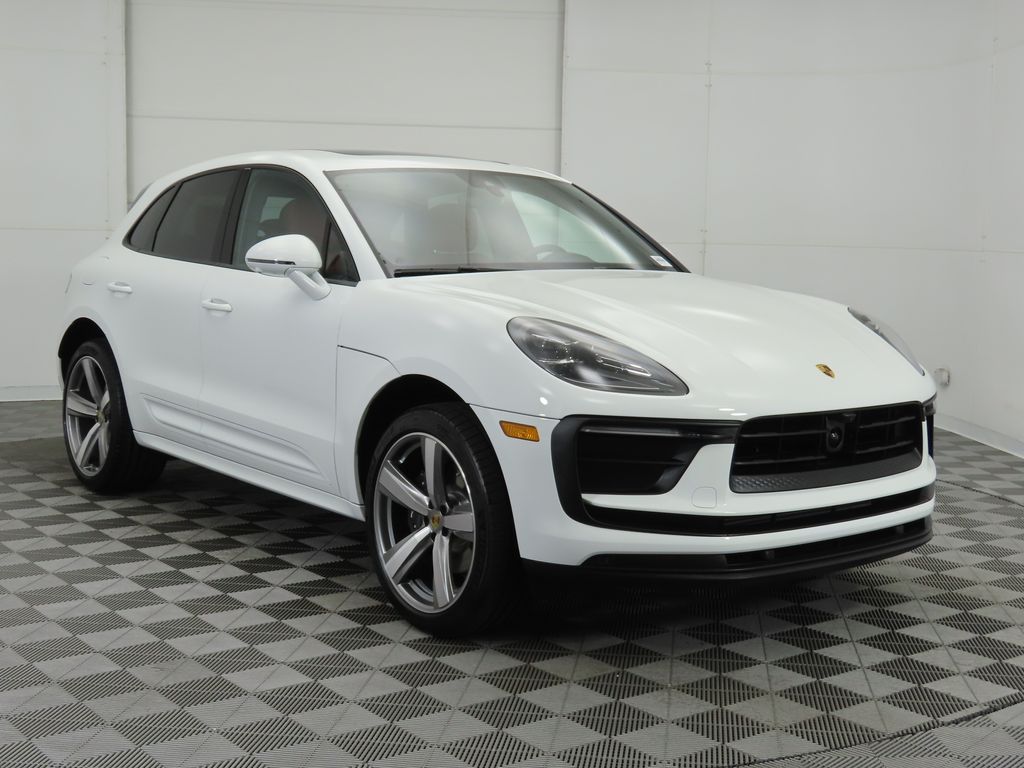 Thumbnail: 2024 Porsche Macan - 9