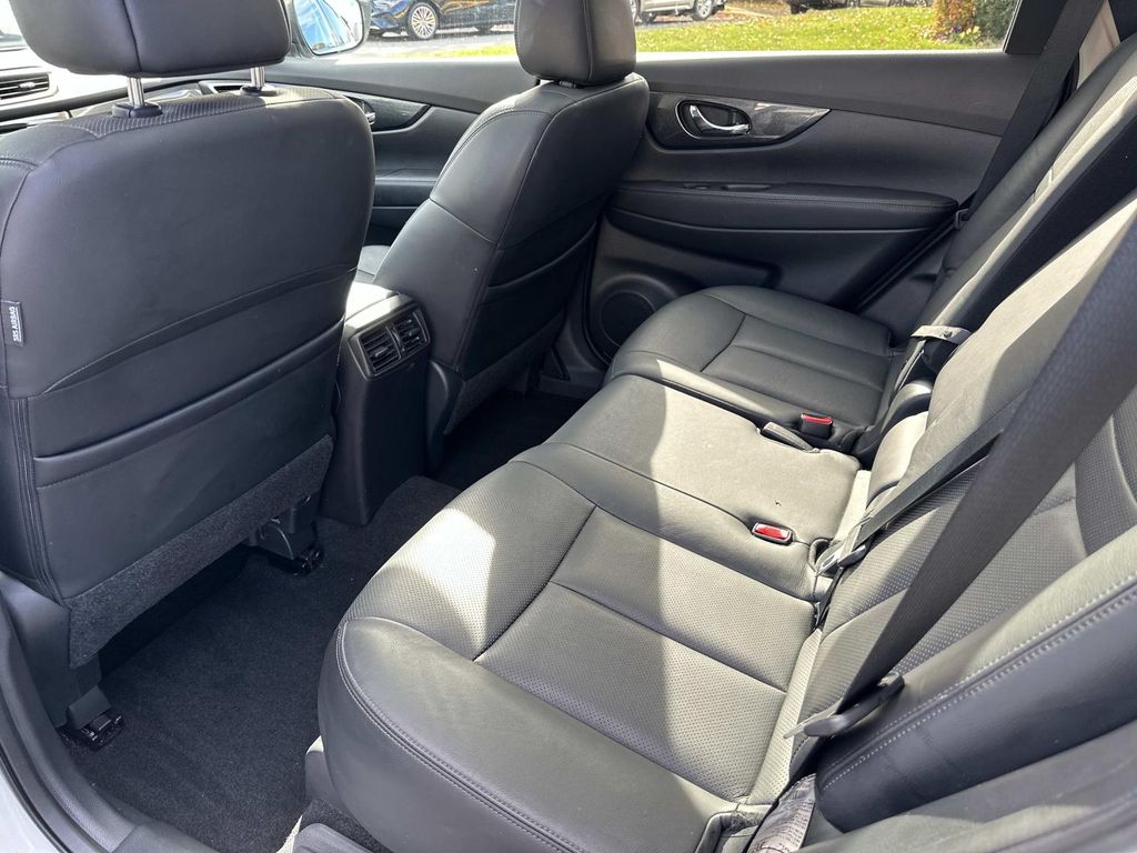 Thumbnail: 2014 Nissan Rogue - 31