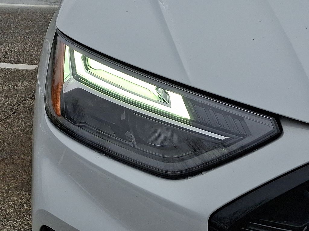 Thumbnail: 2025 Audi Q5 - 9